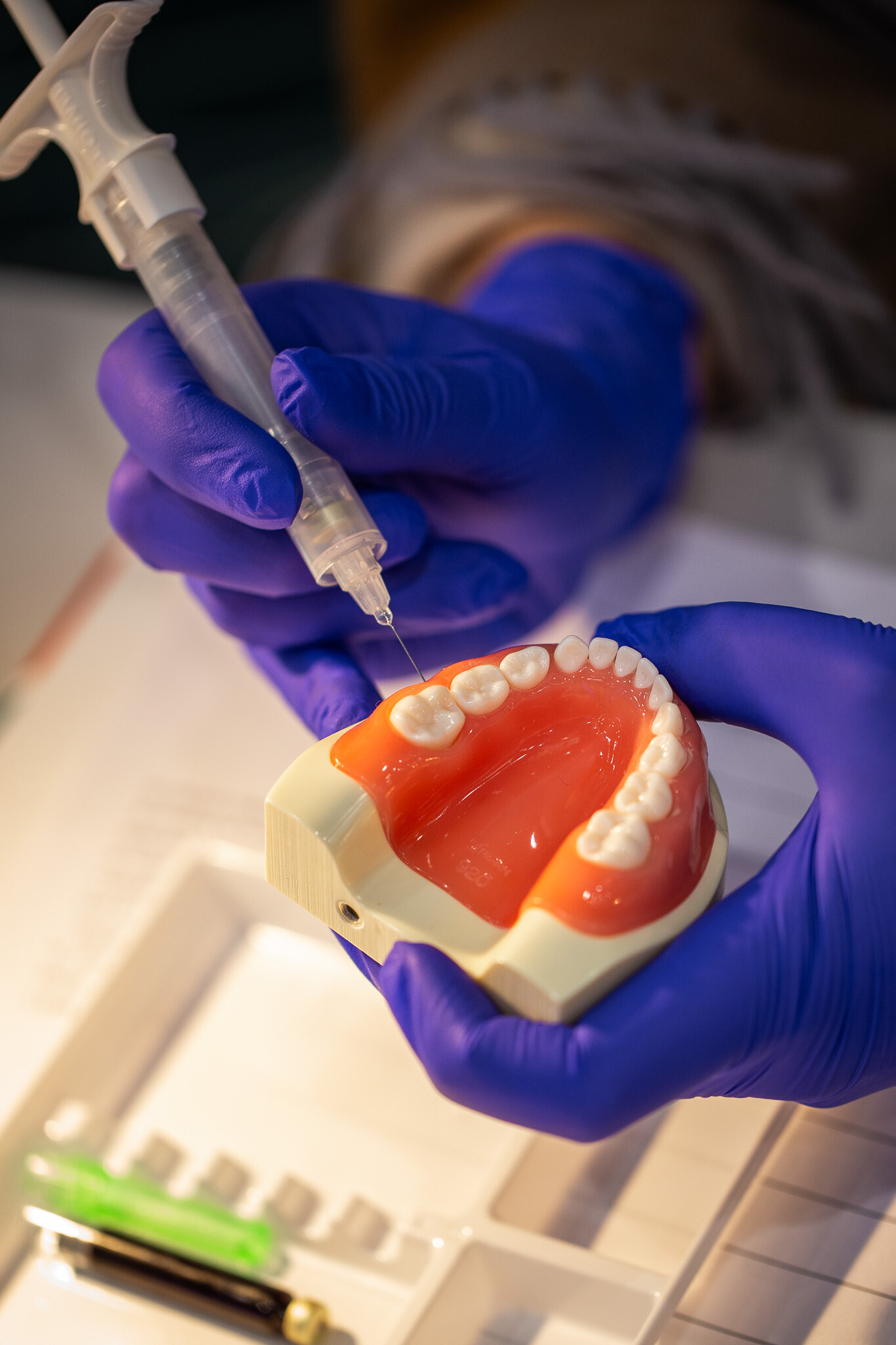 Pokaz praktyczny ze znieczulania dzieci z MIH