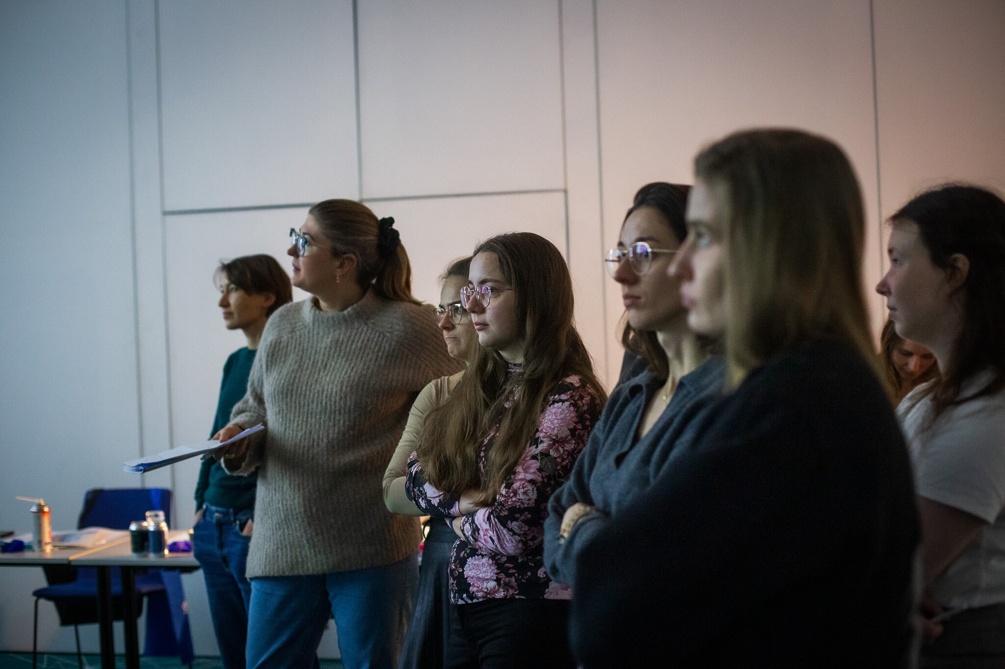 Kursanci podczas zadań grupowych na kursie dla dentystów z MIH