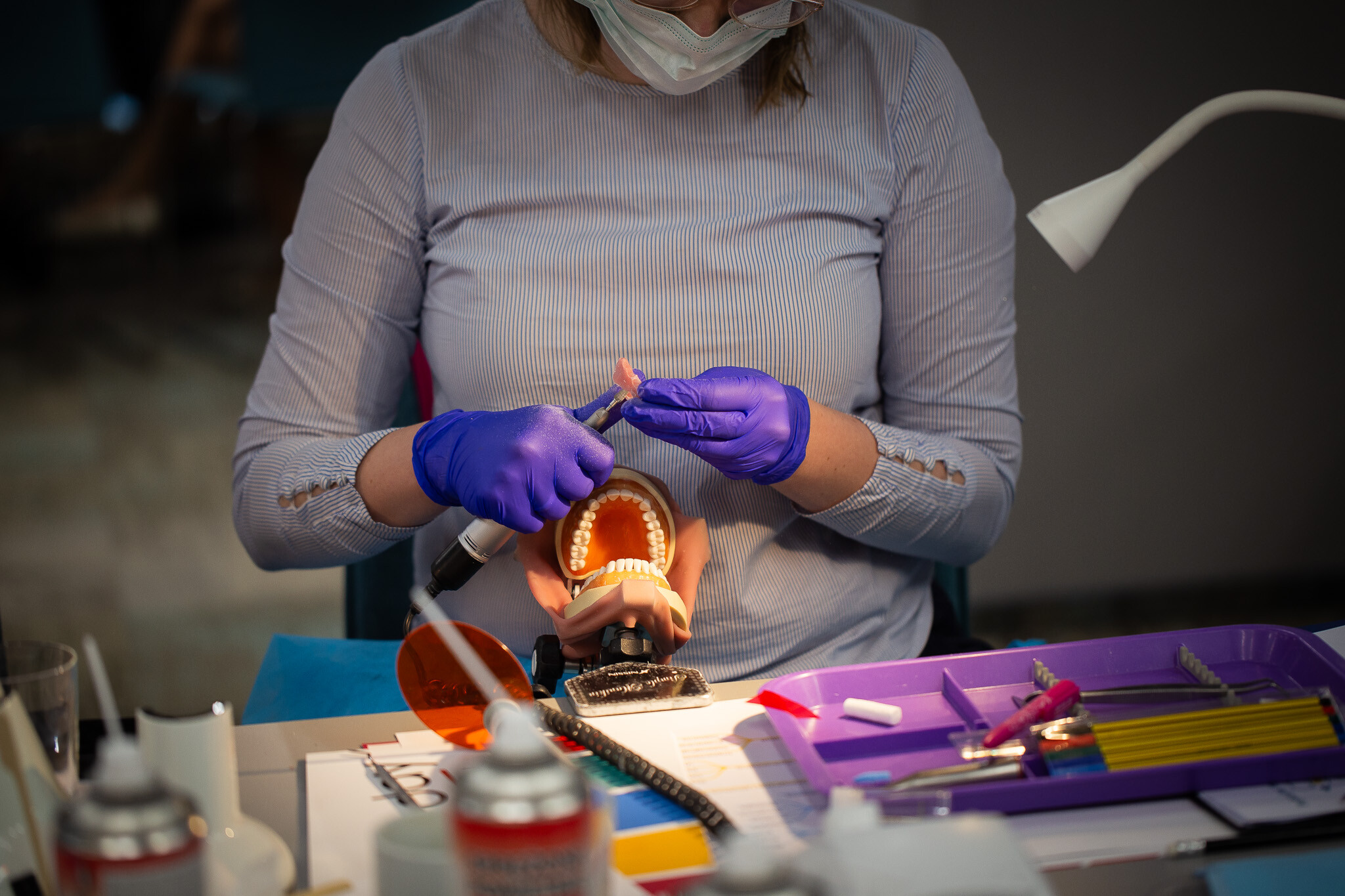 Deprogramator na kursie dla dentystów