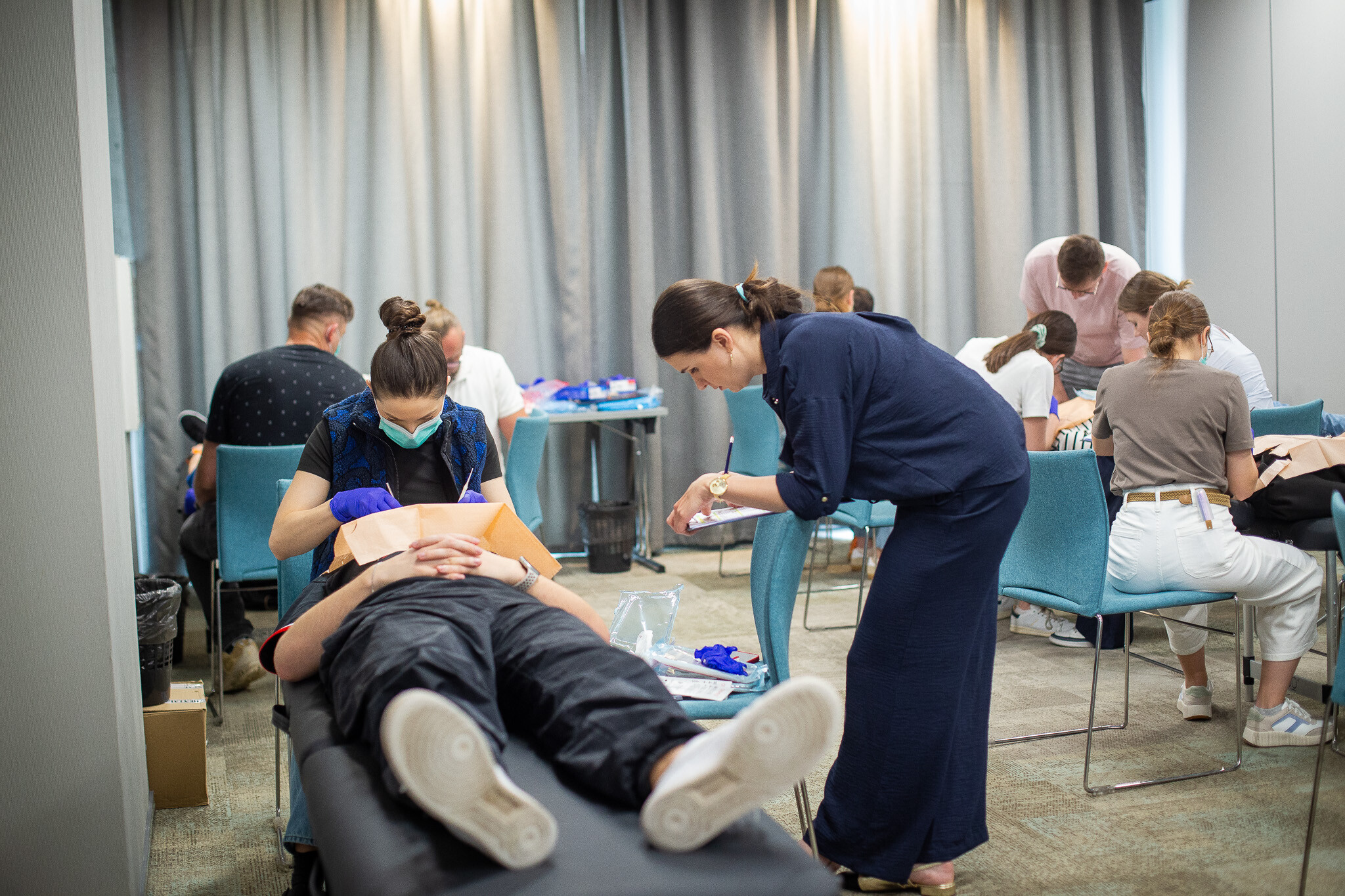 Badanie stawu skroniowo-żuchwowego podczas szkolenia z planowania leczenia kompleksowego