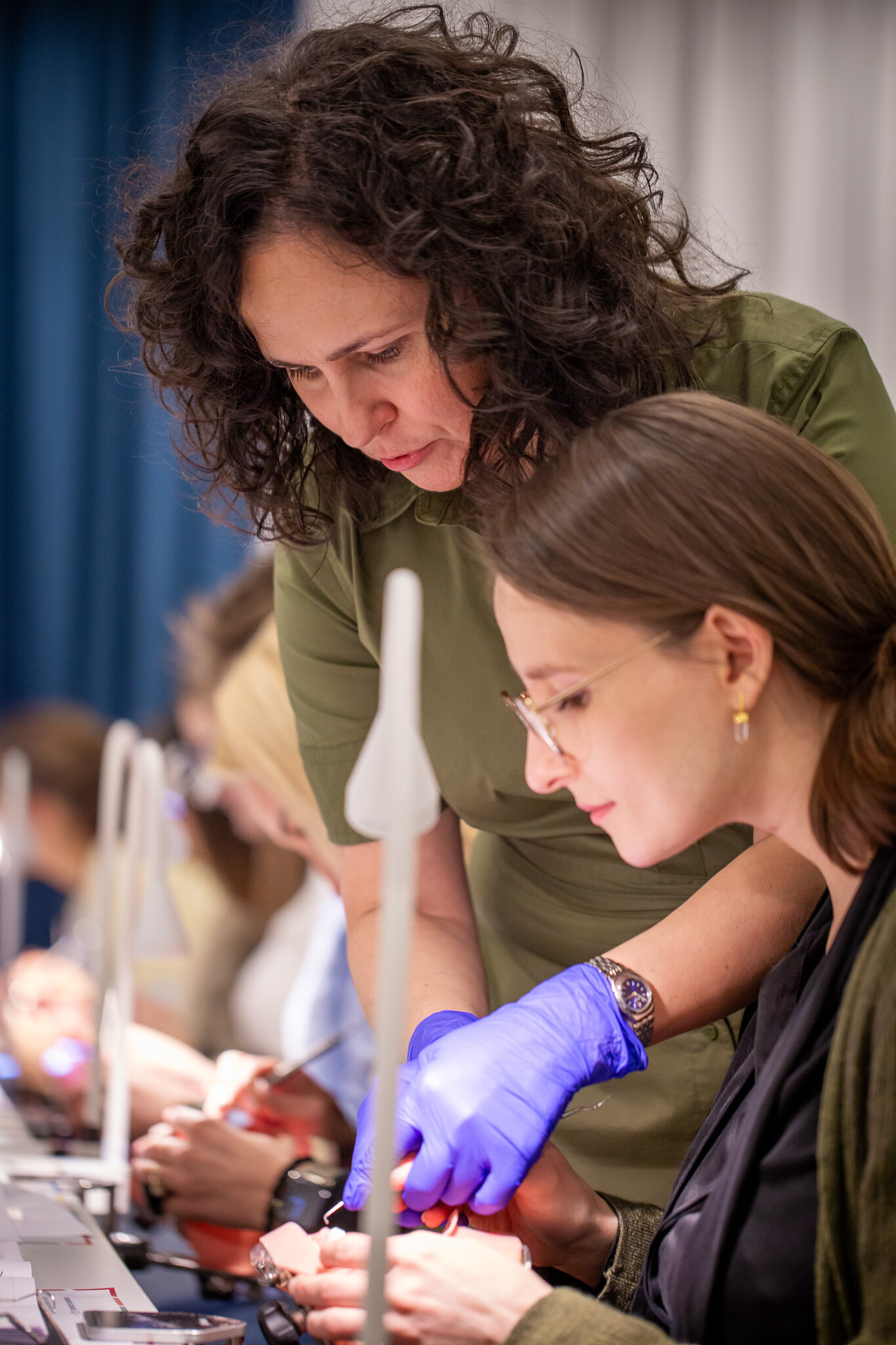 dr n. med. Lidia Jamróz-Wilkońska i kursanci dentyści