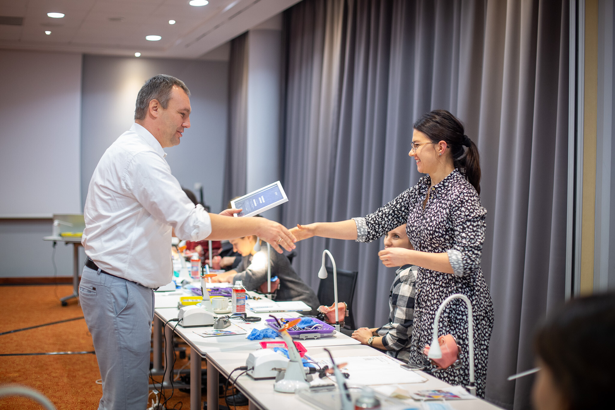 dr n. med. Maciej Mikołajczyk i kursanci