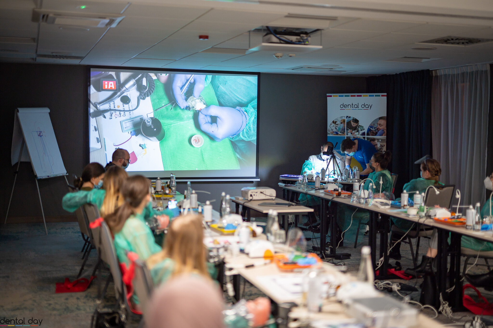 Kursanci podczas szkolenia w Dental Day